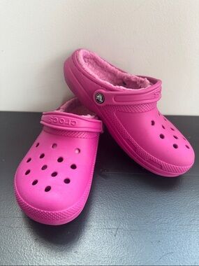 CROCS Classic Cozy Sherpa Lined Fuchsia/Hyper Pink Clog W7/M5